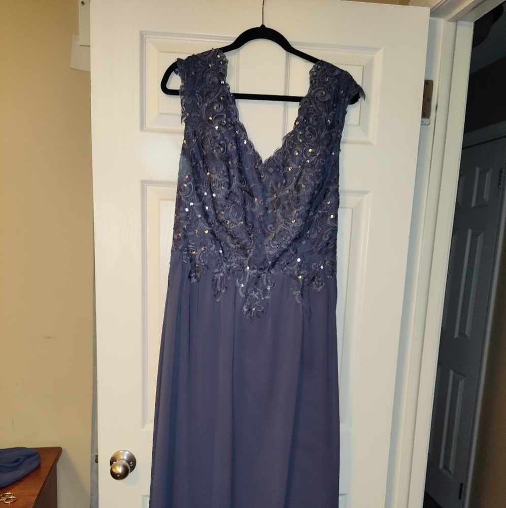 Formal Evening Mother of the Bride/Groom Gown - Size 20W